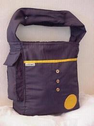 click for features of wonder tote baby  changing bag